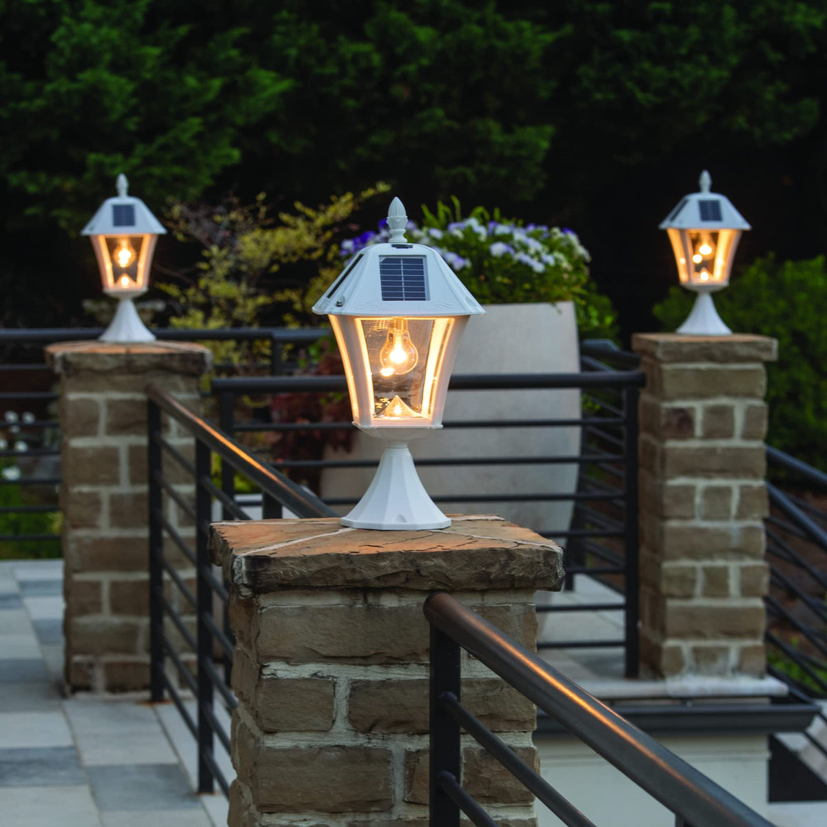 White Outdoor Solar Post Light with 3 Mounting Options I36526